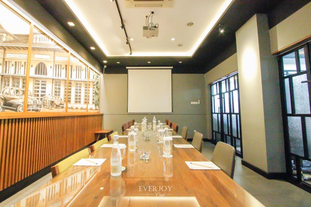 Ivory Hotel Bandung